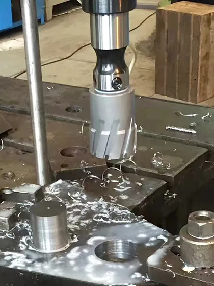 Furadeira de base Magnética