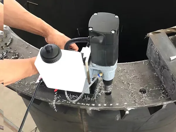 Furadeira de base Magnética